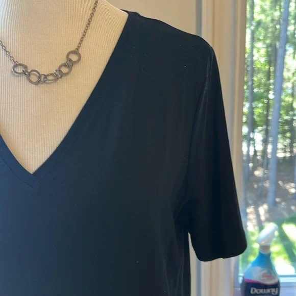Eileen Fisher V-Neck SS Black Hi-lo Tunic Top, Medium, Like New - Picture 2 of 7
